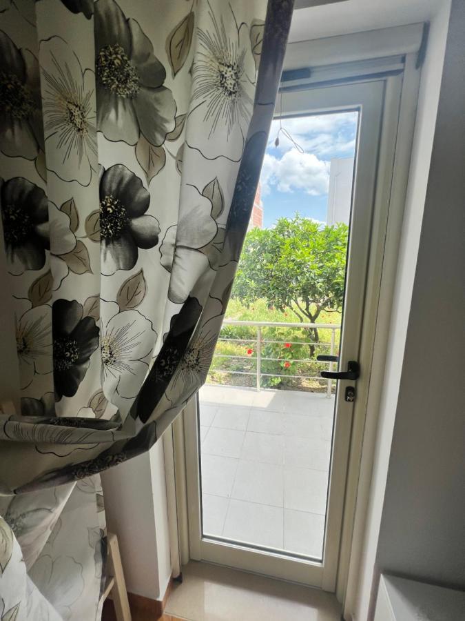 Rooms For Rent Habipi Vlorë Eksteriør bilde